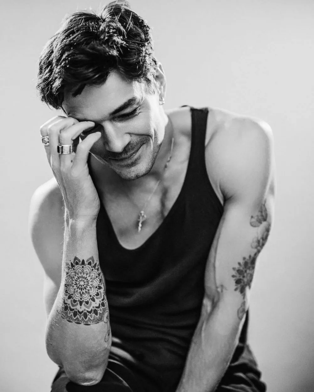 "Я такой, какой есть": Максим Матвеев ответил на критику и объяснил свою страсть к аксессуарам "Я такой, какой есть": Максим Матвеев ответил на критику и объяснил свою страсть к аксессуарам