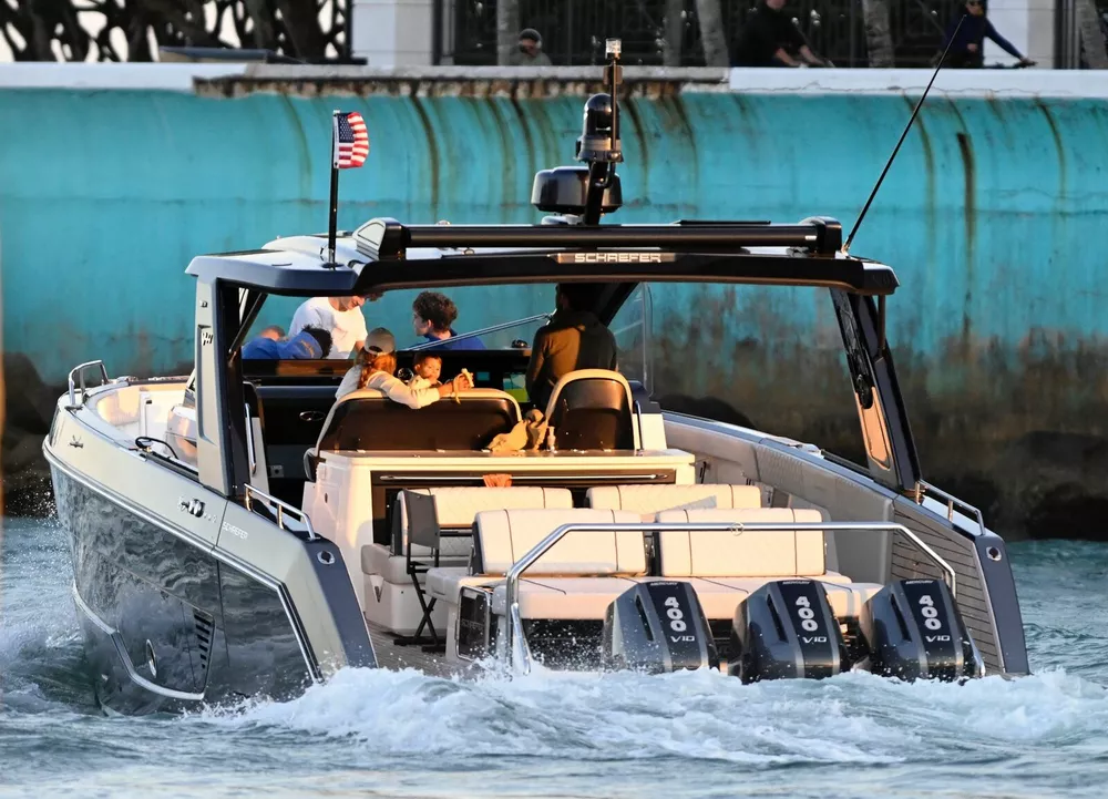 Жизель Бюндхен перестала скрывать обручальное кольцо, подаренное Хоакимом Валенте