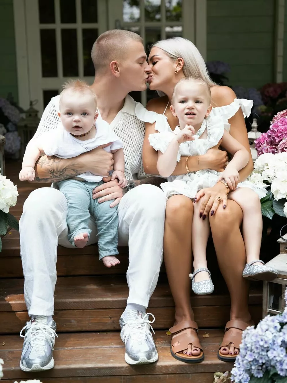 Звезда Comedy Club Екатерина Шкуро рассталась с мужем