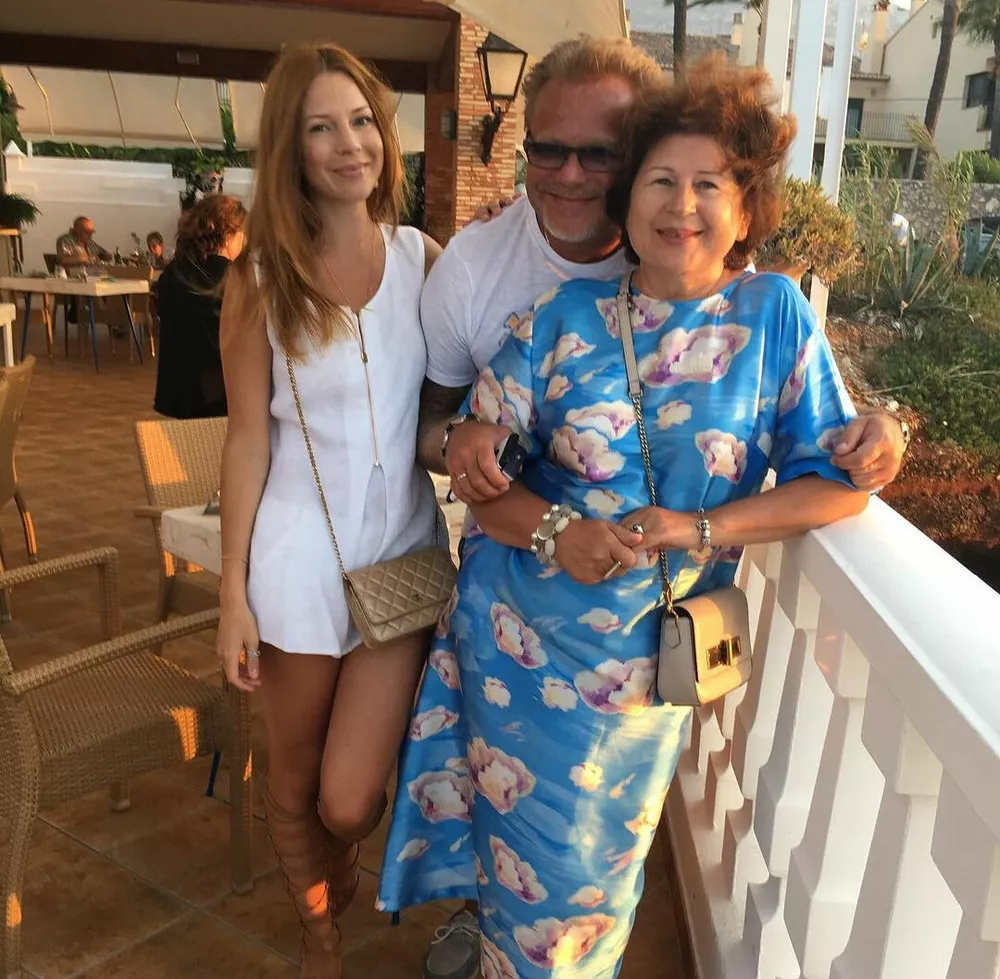 Наталья Подольская с мамой и мужем