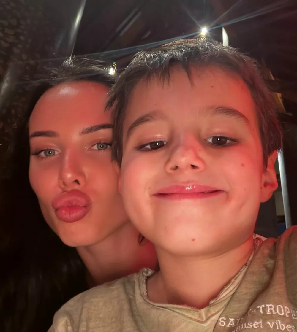 Анастасия Решетова рассказала, как провела каникулы вдвоем с сыном Ратмиром