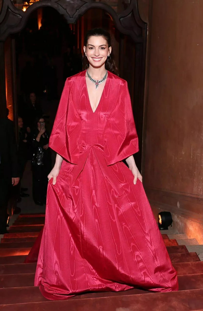 Дуа Липа, Энн Хэтэуэй, Приянка Чопра, Джейк Джилленхол и другие звезды на ювелирной презентации в Милане