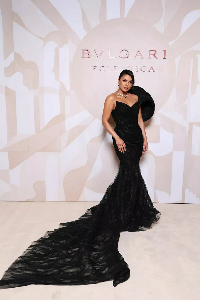 Дуа Липа, Энн Хэтэуэй, Приянка Чопра, Джейк Джилленхол и другие звезды на ювелирной презентации в Милане