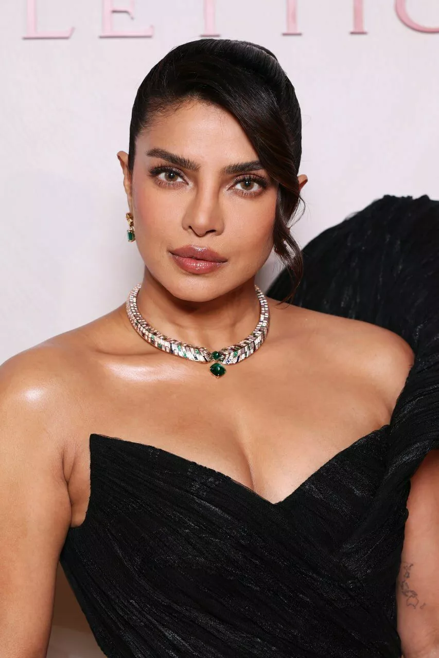 Дуа Липа, Энн Хэтэуэй, Приянка Чопра, Джейк Джилленхол и другие звезды на ювелирной презентации в Милане