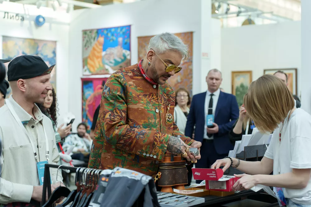 Смотреть и обладать: пять причин посетить ярмарку современного искусства "Арт Россия"