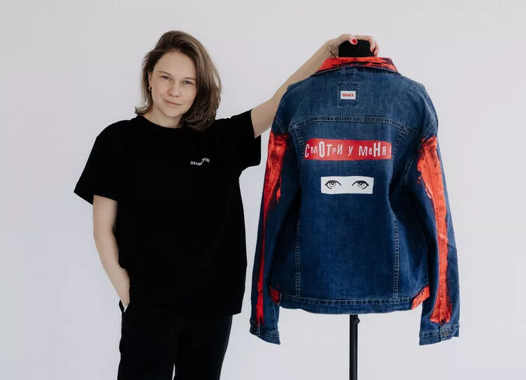Художница Мария Янковская разработала дизайн курток к премьере сериала Ольга на ТНТ