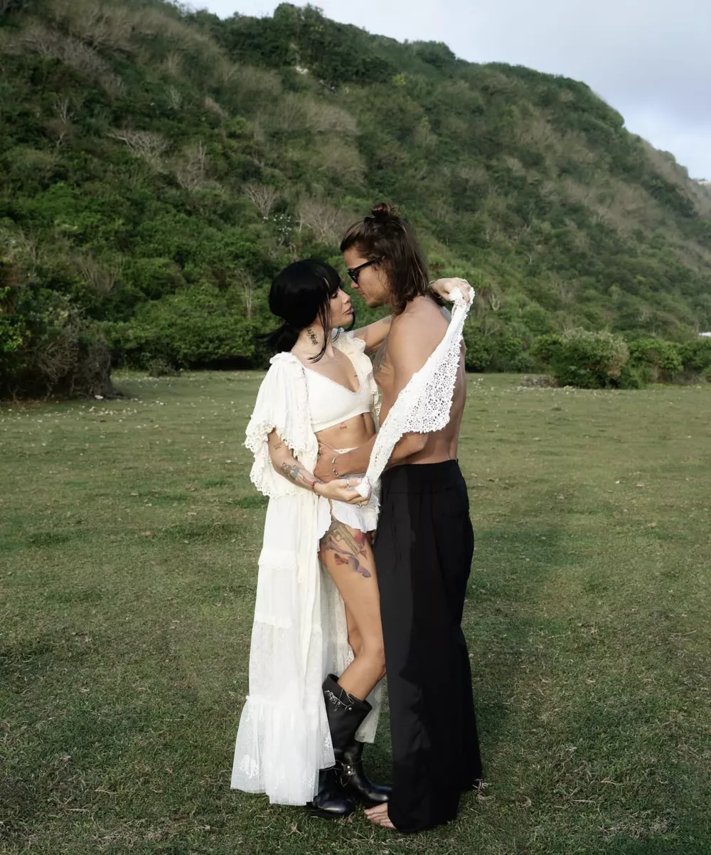 Айза в третий раз выходит замуж             
                Айза в третий раз выходит замуж