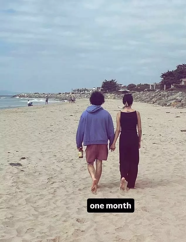 Бенни Бланко нежно поздравил Селену Гомес с мини-годовщиной             
                Бенни Бланко нежно поздравил Селену Гомес с мини-годовщиной