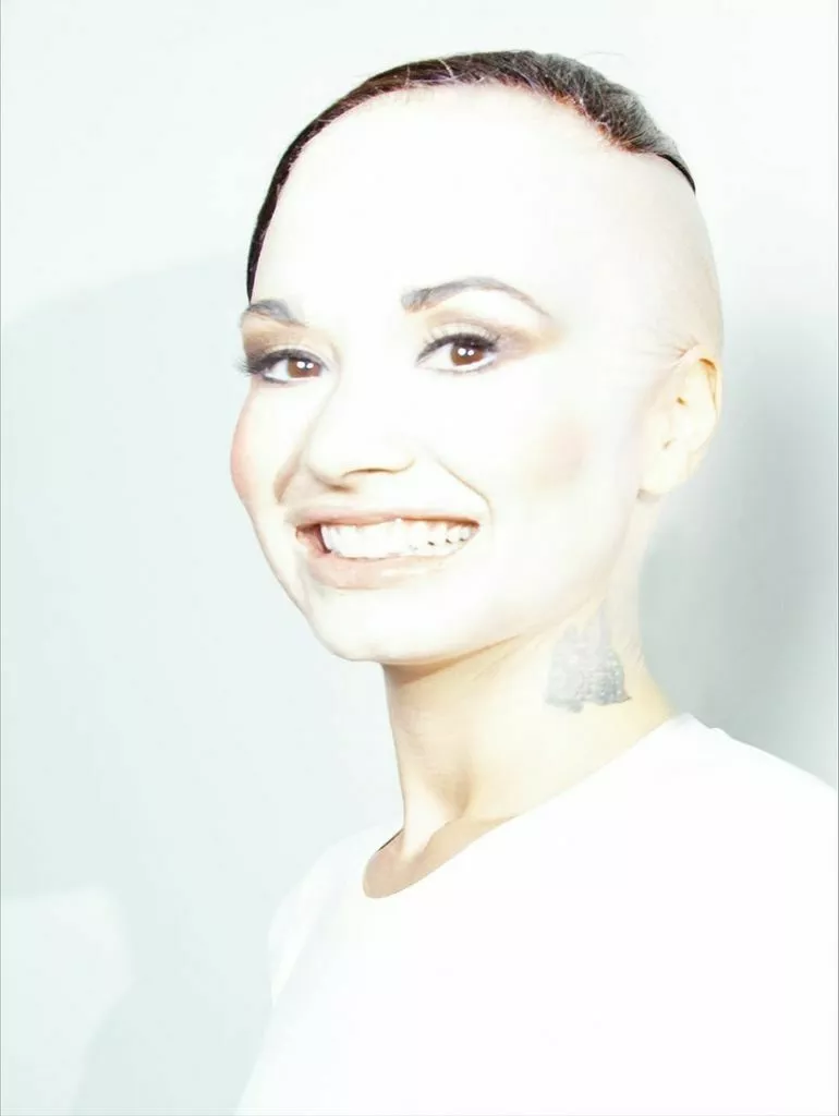 Деми Ловато не узнали фанаты – как изменилась звезда             
                Деми Ловато не узнали фанаты – как изменилась звезда