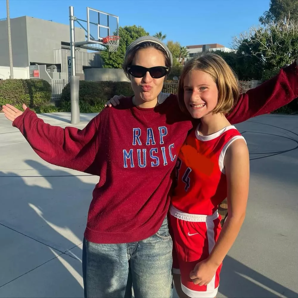 
                Дочери Брюса Уиллиса воссоединились на редком фото            