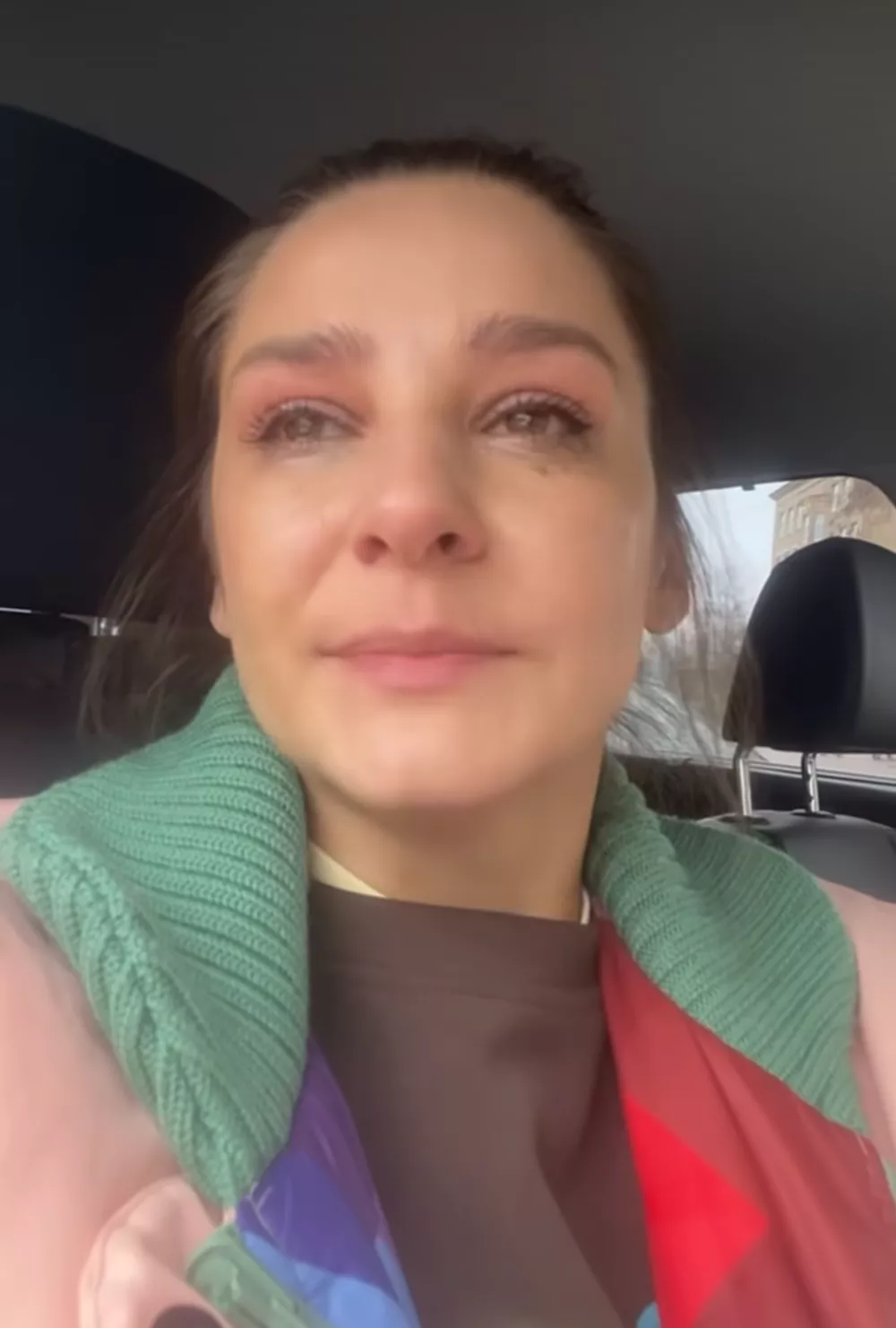 
                Глафира Тарханова в слезах обратилась к поклонникам            