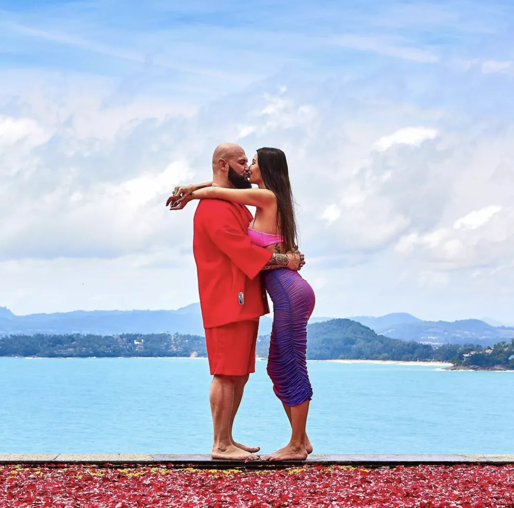 Оксана Самойлова на первом заседании по разводу с Джиганом: "Мы не общаемся с 20 сентября"             
                Оксана Самойлова на первом заседании по разводу с Джиганом: "Мы не общаемся с 20 сентября"