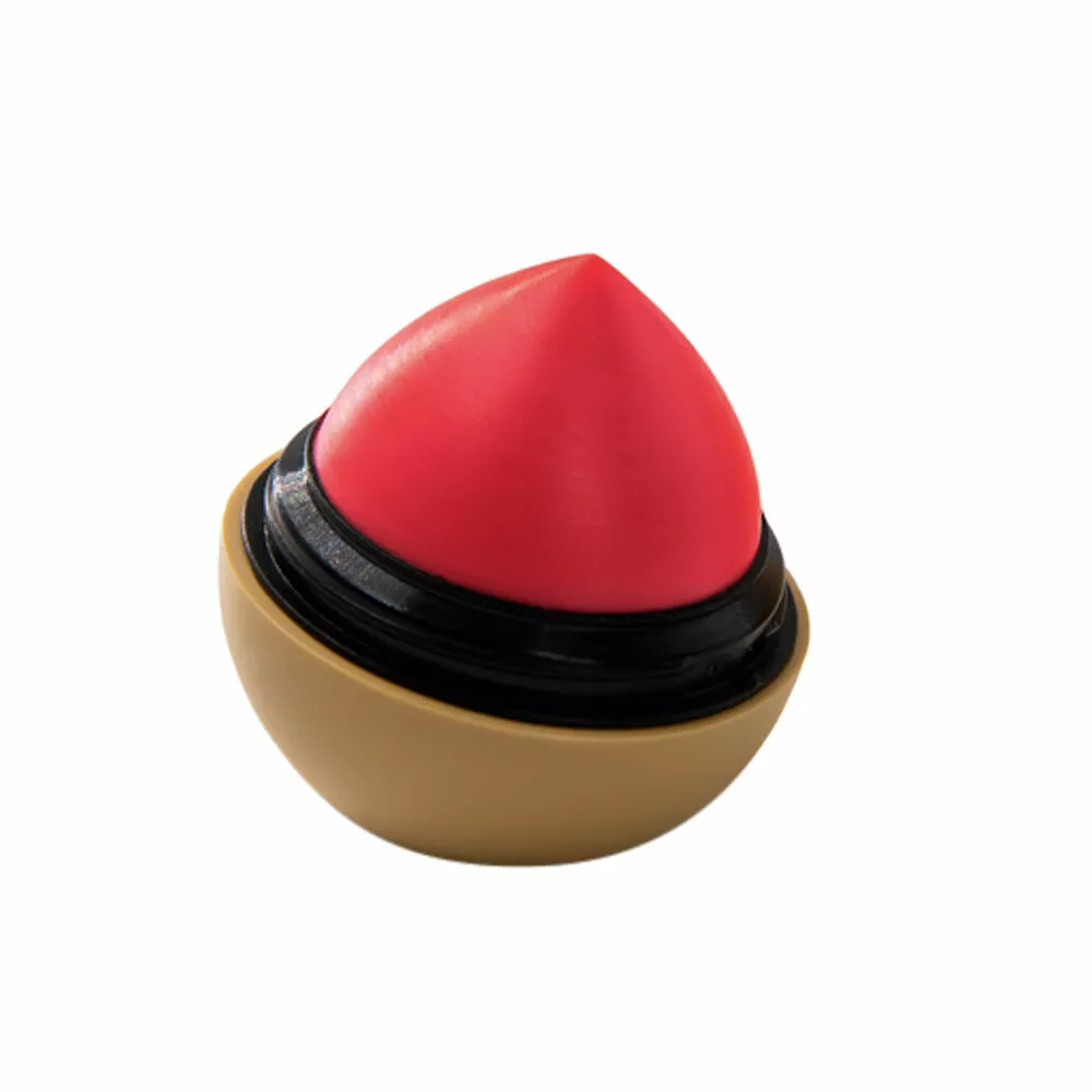 
                От обновляющего крема до бальзама-тинта: что добавить в косметичку этой осенью            