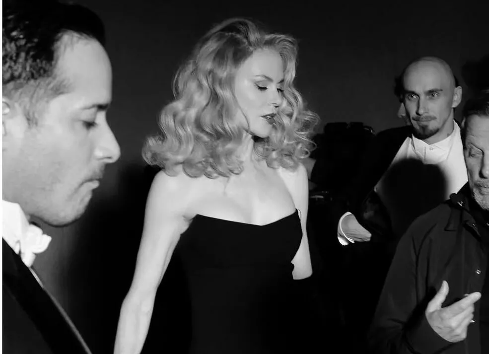 Платье мести: Николь Кидман открыла показ мод Vogue World