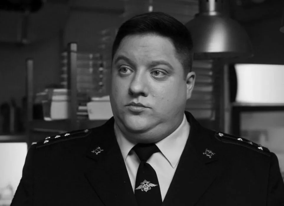 Умер актер сериала Полицейский с Рублевки Роман Попов