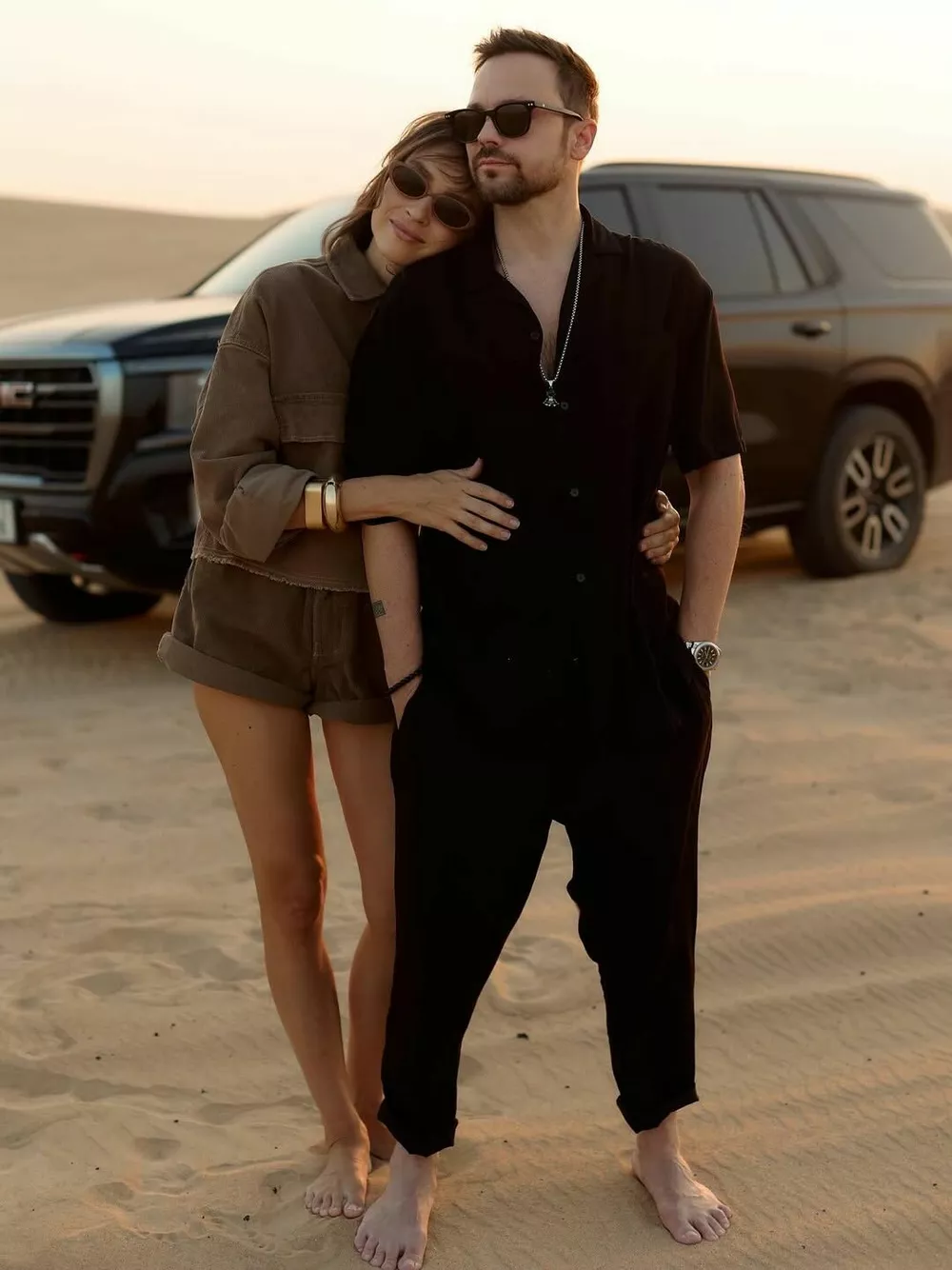 Алексей Чадов показал очень романтичные фото из отпуска с женой
Алексей Чадов показал очень романтичные фото из отпуска с женой