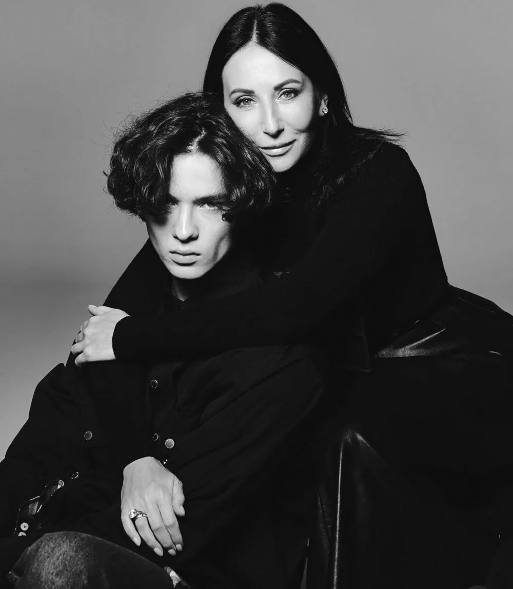 "Безусловная любовь": Алика Смехова поделилась свежими снимками с младшим сыном "Безусловная любовь": Алика Смехова поделилась свежими снимками с младшим сыном