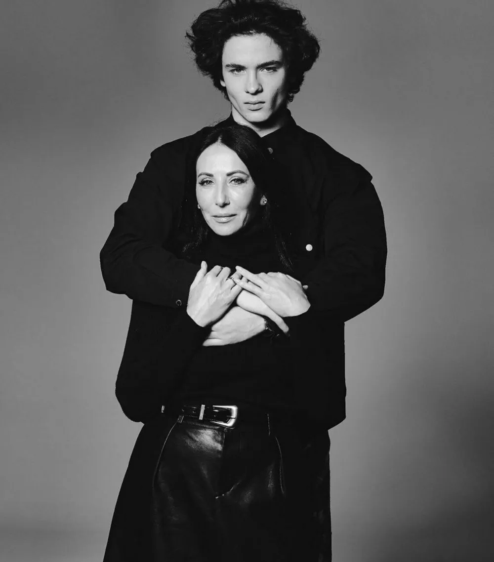 "Безусловная любовь": Алика Смехова поделилась свежими снимками с младшим сыном "Безусловная любовь": Алика Смехова поделилась свежими снимками с младшим сыном