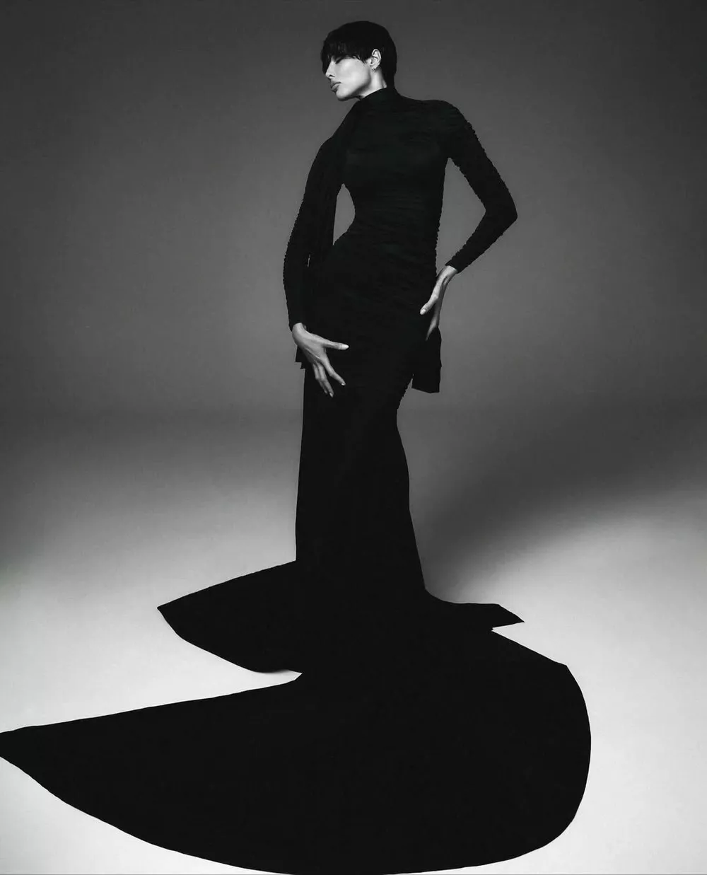 
                Крис Дженнер по-русски: Анастасия Решетова радикально сменила имидж            