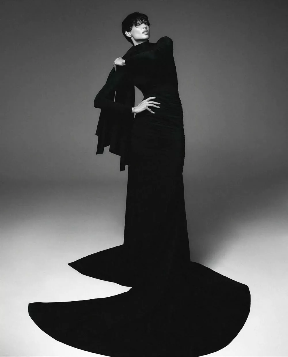 
                Крис Дженнер по-русски: Анастасия Решетова радикально сменила имидж            