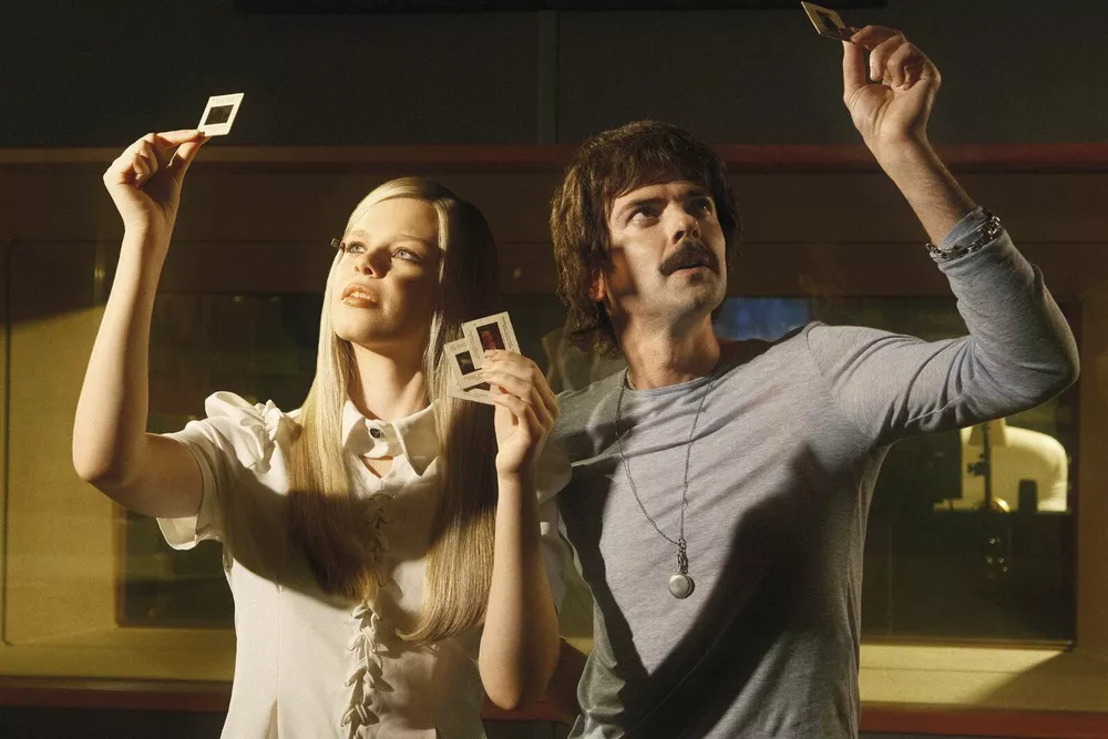 Антон Лапенко: "В следующем году, согласно предсказаниям, я женюсь! "
Антон Лапенко: "В следующем году, согласно предсказаниям, я женюсь! "