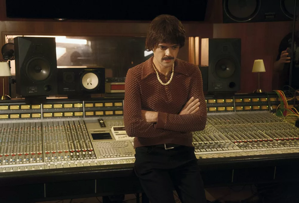 Антон Лапенко: "В следующем году, согласно предсказаниям, я женюсь! "
Антон Лапенко: "В следующем году, согласно предсказаниям, я женюсь! "