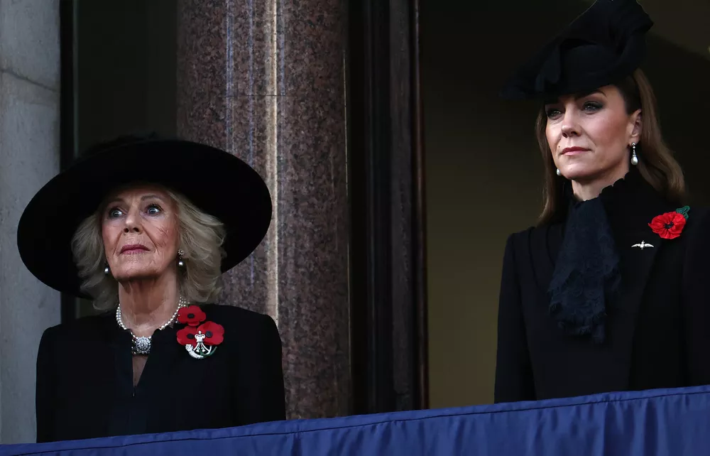 
                Детали образа Кейт Миддлтон на Дне памяти            