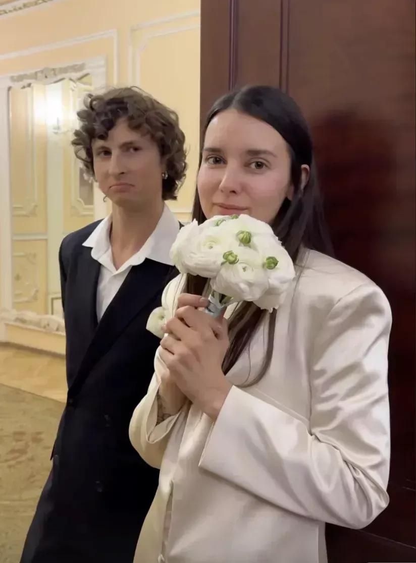 Дочь Андрея Кончаловского вышла замуж
Дочь Андрея Кончаловского вышла замуж