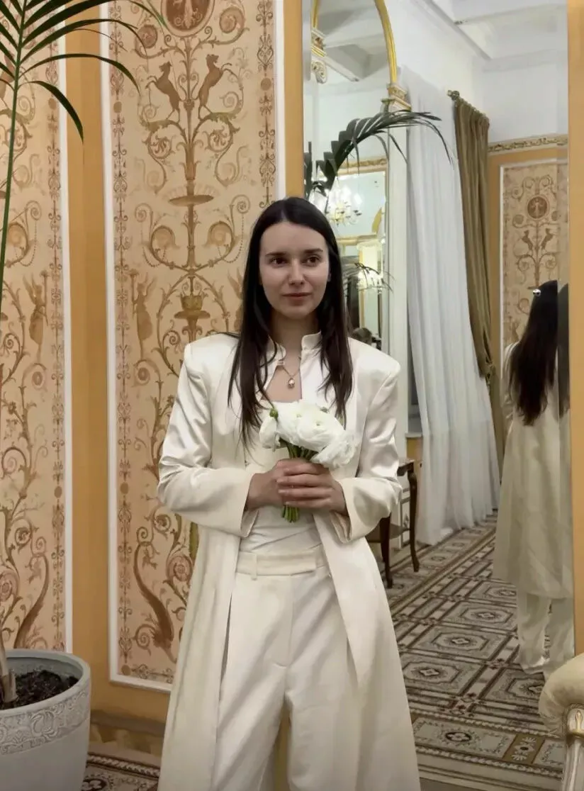 Дочь Андрея Кончаловского вышла замуж
Дочь Андрея Кончаловского вышла замуж