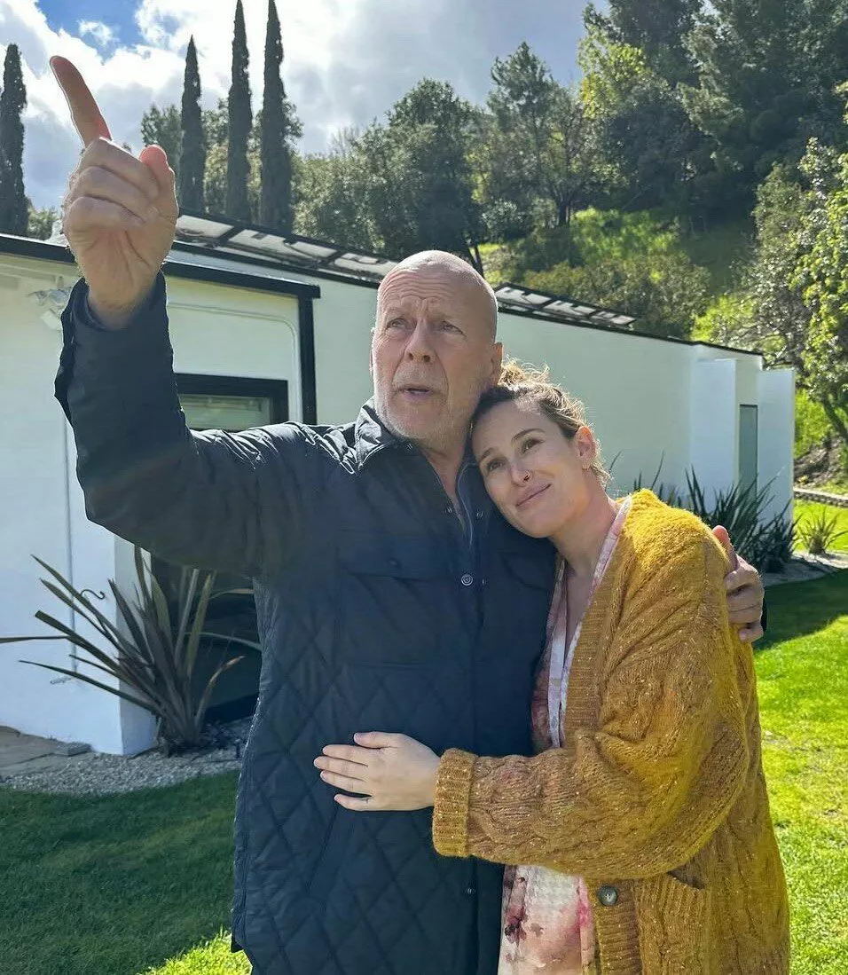 Дочь Брюса Уиллиса поделилась новостями о самочувствии угасающего отца