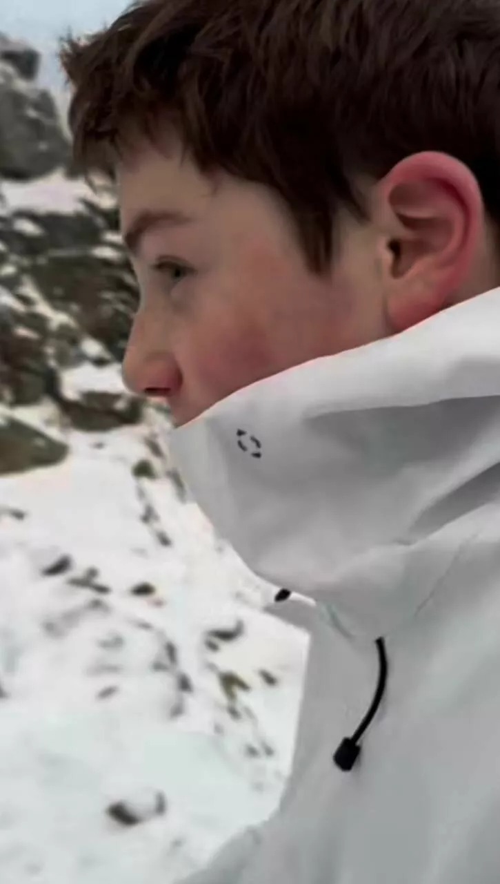 
                Джон Траволта показал фото подросшего сына            