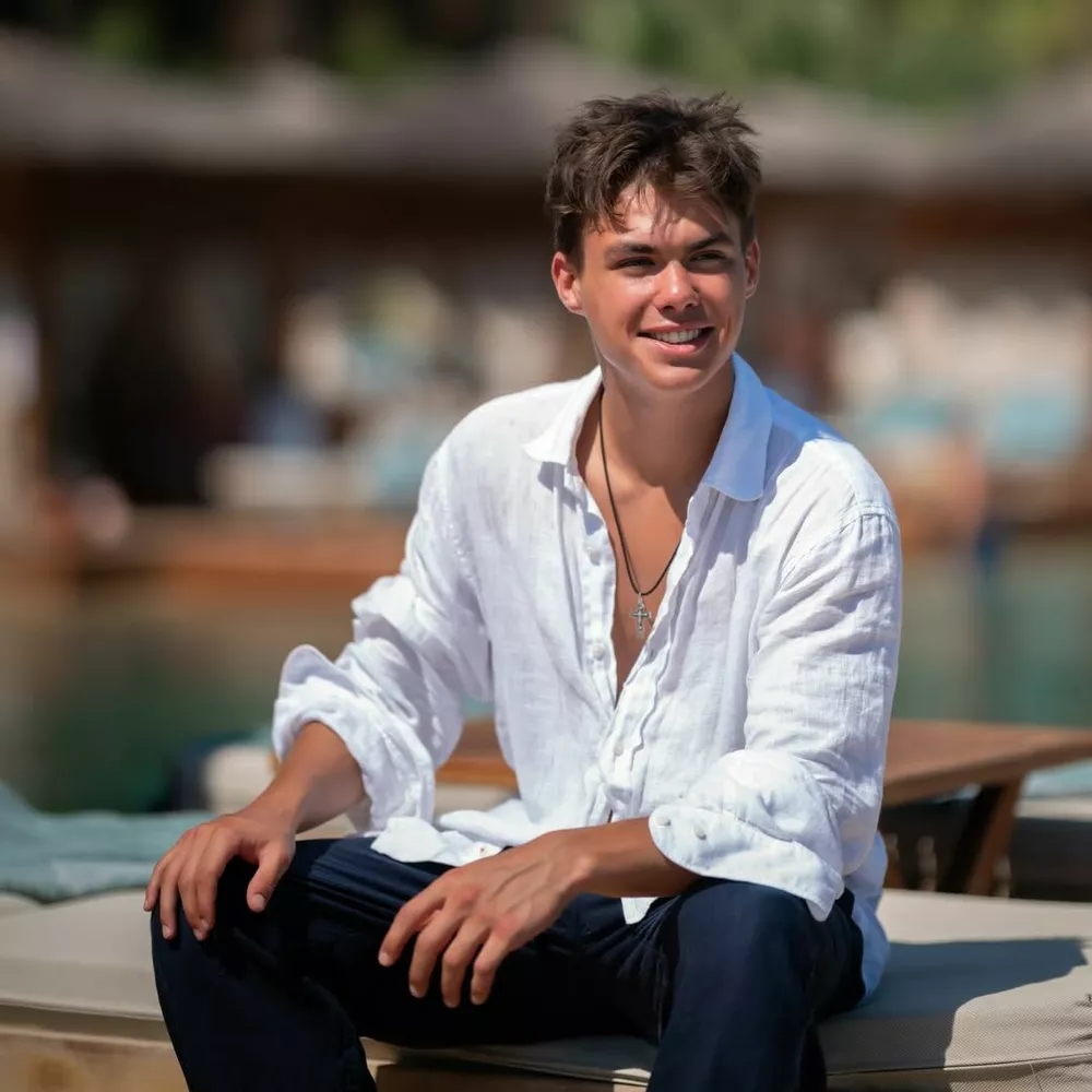 
                Екатерина Климова трогательно поздравила сына с 19-летием            