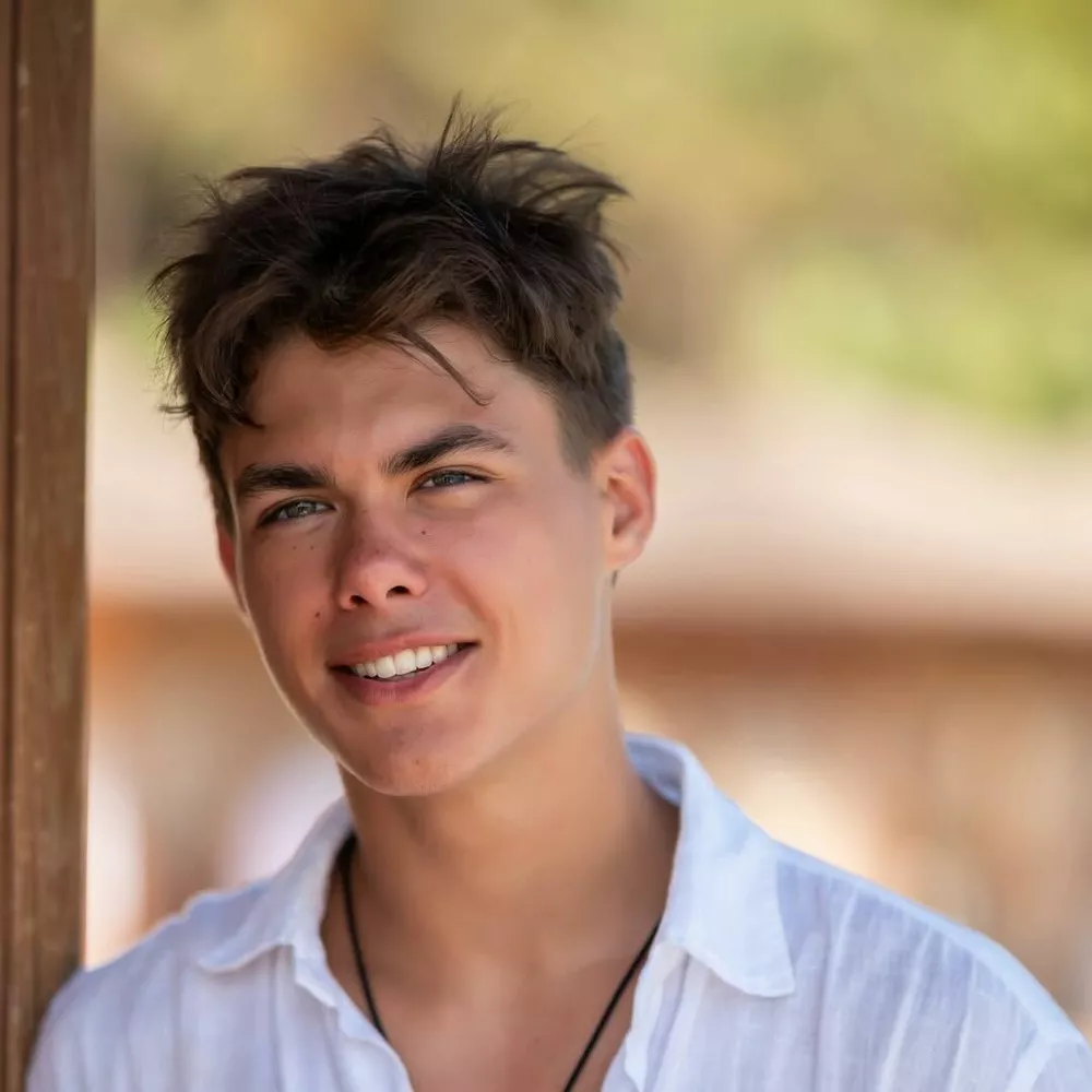 
                Екатерина Климова трогательно поздравила сына с 19-летием            