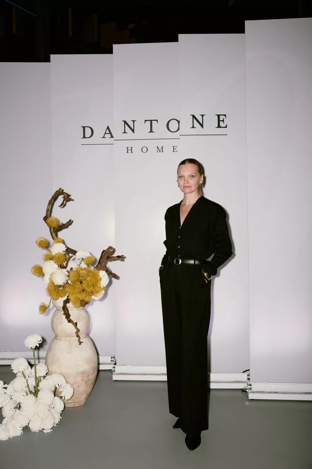 Елена Кулецкая и другие знаменитости на открытии мебельного универмага
Елена Кулецкая и другие знаменитости на открытии мебельного универмага