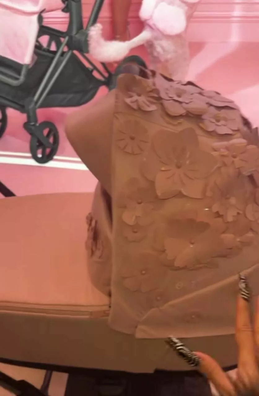 
                Карди Би стала мамой в четвертый раз             