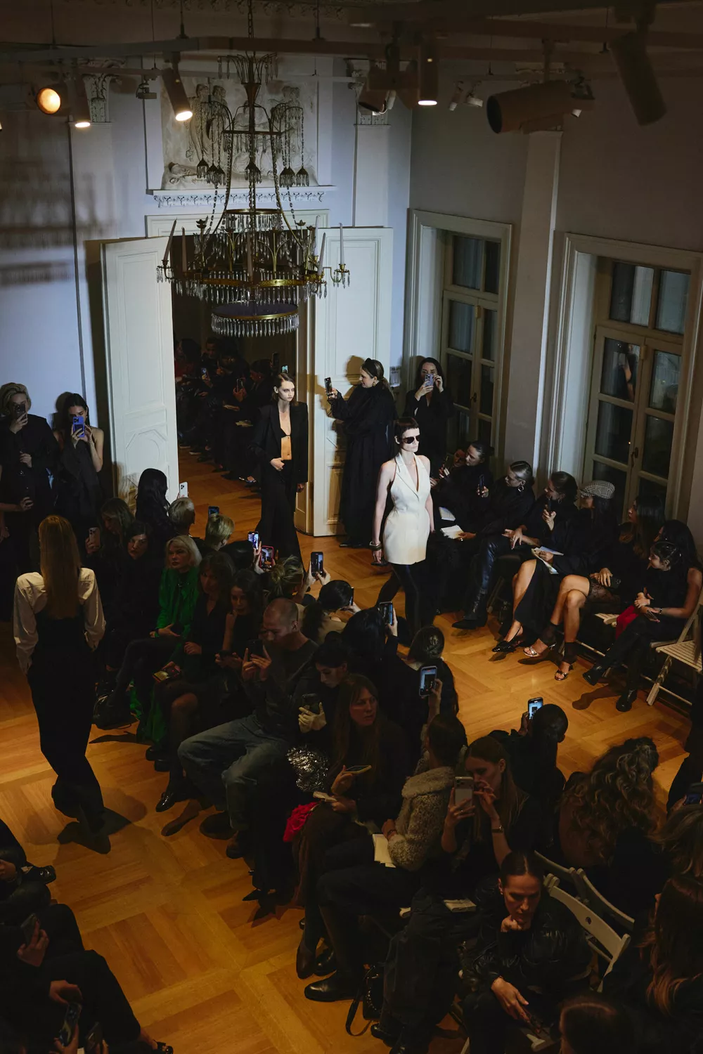 Карина Нигай на арт-показе и не только: дайджест fashion-новостей