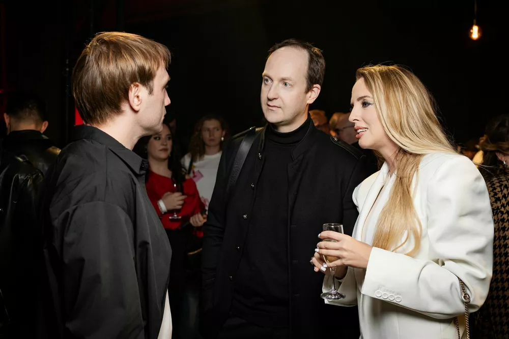 
                Константин Хабенский, Паулина Андреева, Даниил Воробьев и другие на премьере третьего сезона "Метода"            