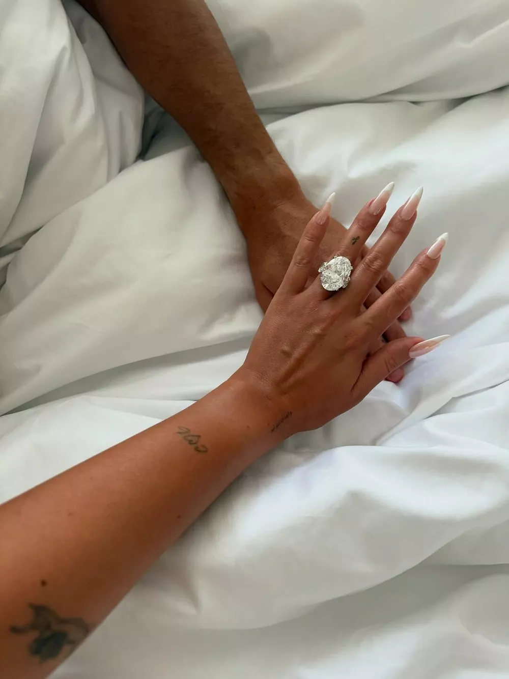 Криштиану Роналду поделился истинной реакцией Джорджины Родригес на кольцо
Криштиану Роналду поделился истинной реакцией Джорджины Родригес на кольцо