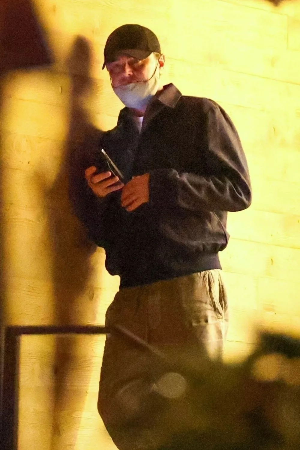 Леонардо Ди Каприо провел День благодарения в компании возлюбленной и лучшего друга