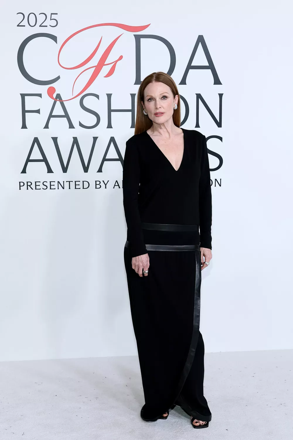 Мишель Уильямс, Наоми Уоттс и другие селебрити на CFDA Fashion Awards 2025             
                Мишель Уильямс, Наоми Уоттс и другие селебрити на CFDA Fashion Awards 2025