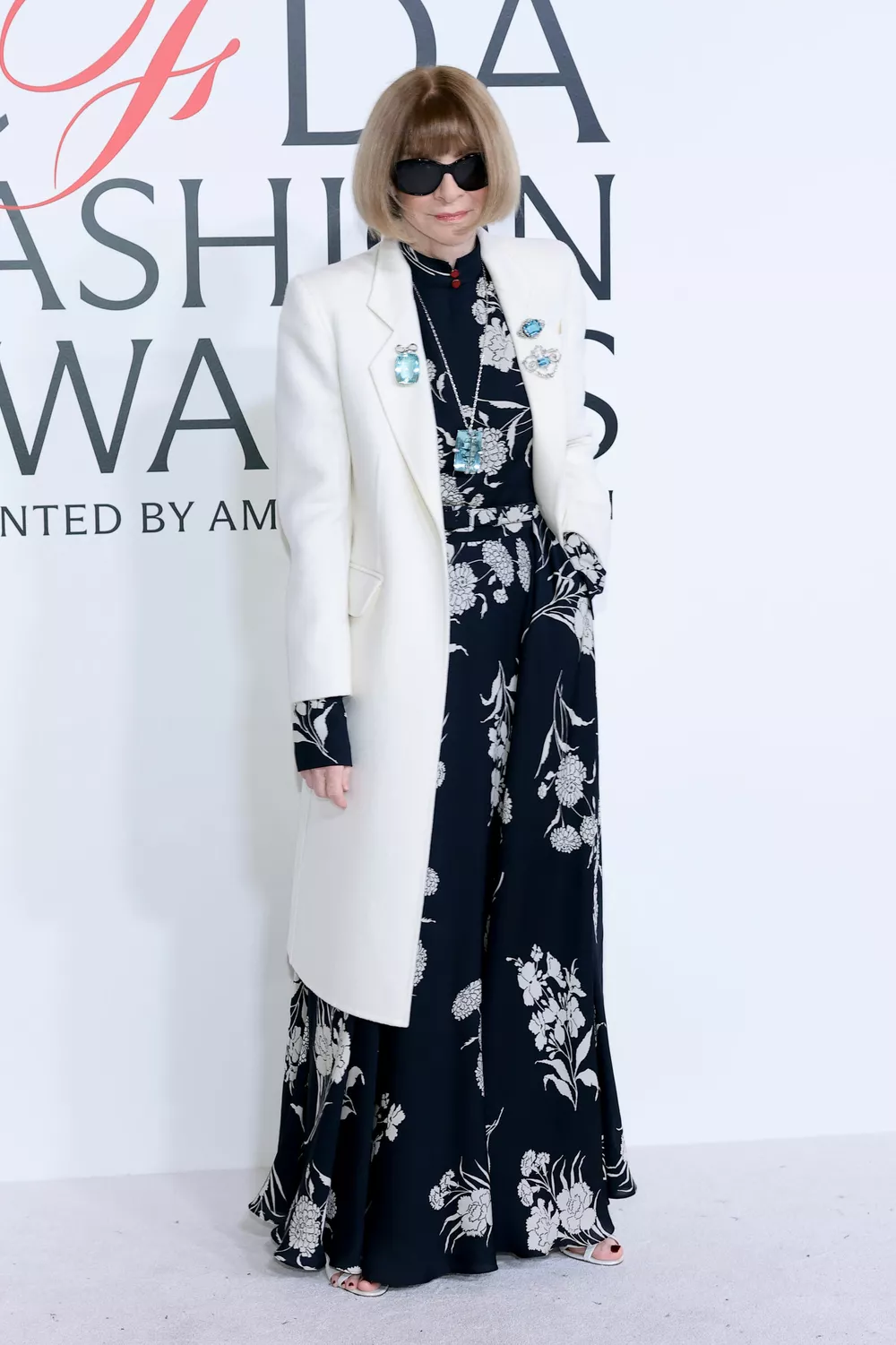 Мишель Уильямс, Наоми Уоттс и другие селебрити на CFDA Fashion Awards 2025             
                Мишель Уильямс, Наоми Уоттс и другие селебрити на CFDA Fashion Awards 2025