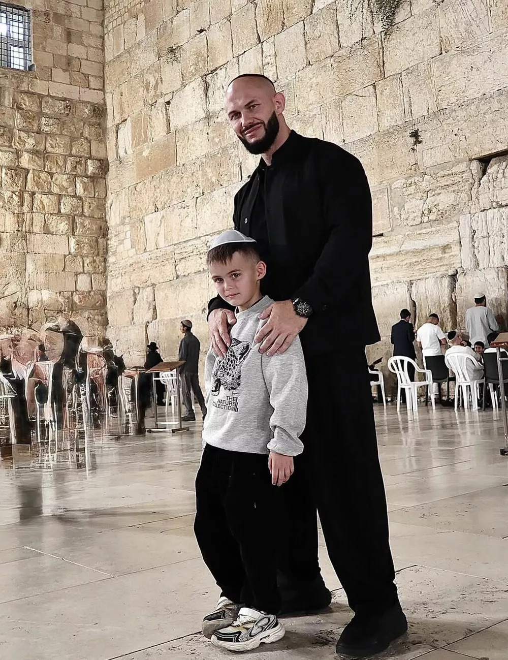 На фоне развода Джиган увез сына в Израиль
На фоне развода Джиган увез сына в Израиль