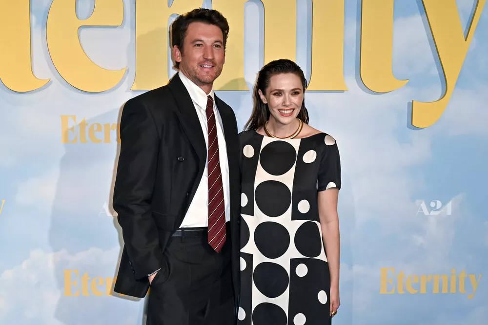 Образ дня: Элизабет Олсен в платье с геометричным принтом Образ дня: Элизабет Олсен в платье с геометричным принтом