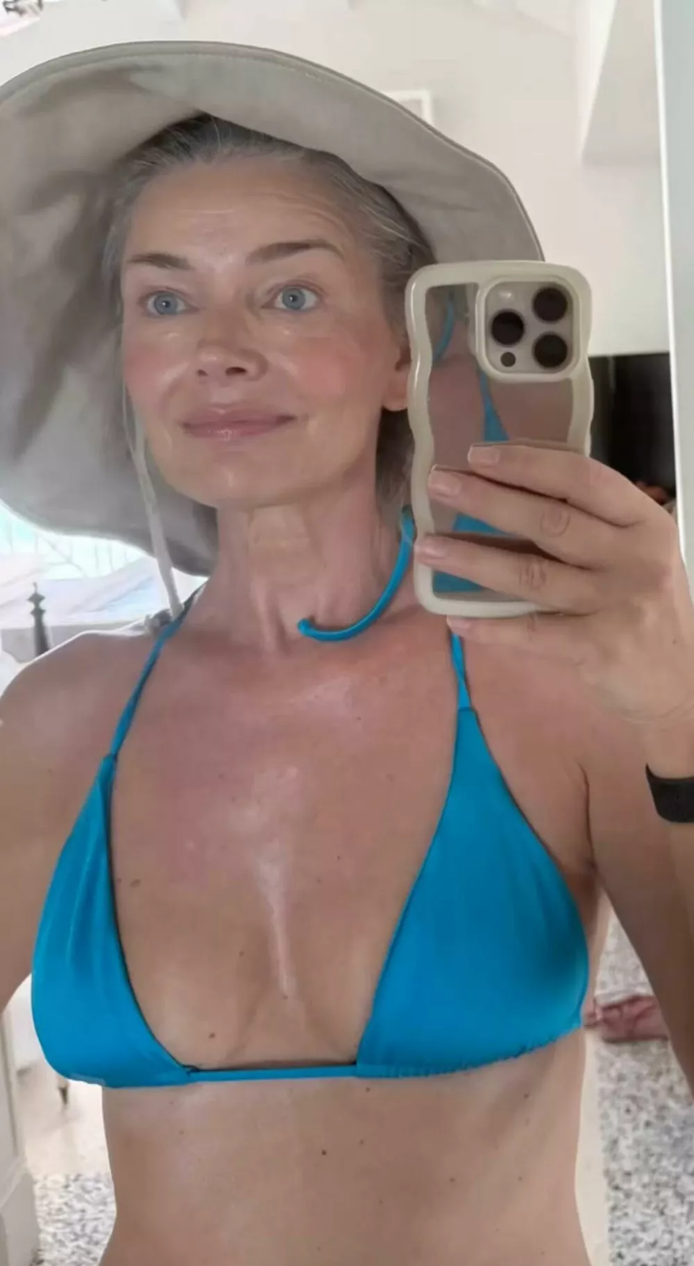 
                Паулина Поризкова опубликовала обнаженное селфи            