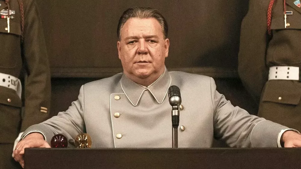 
                Рассел Кроу рассказал, как ему удалось сбросить почти 26 кг за год            