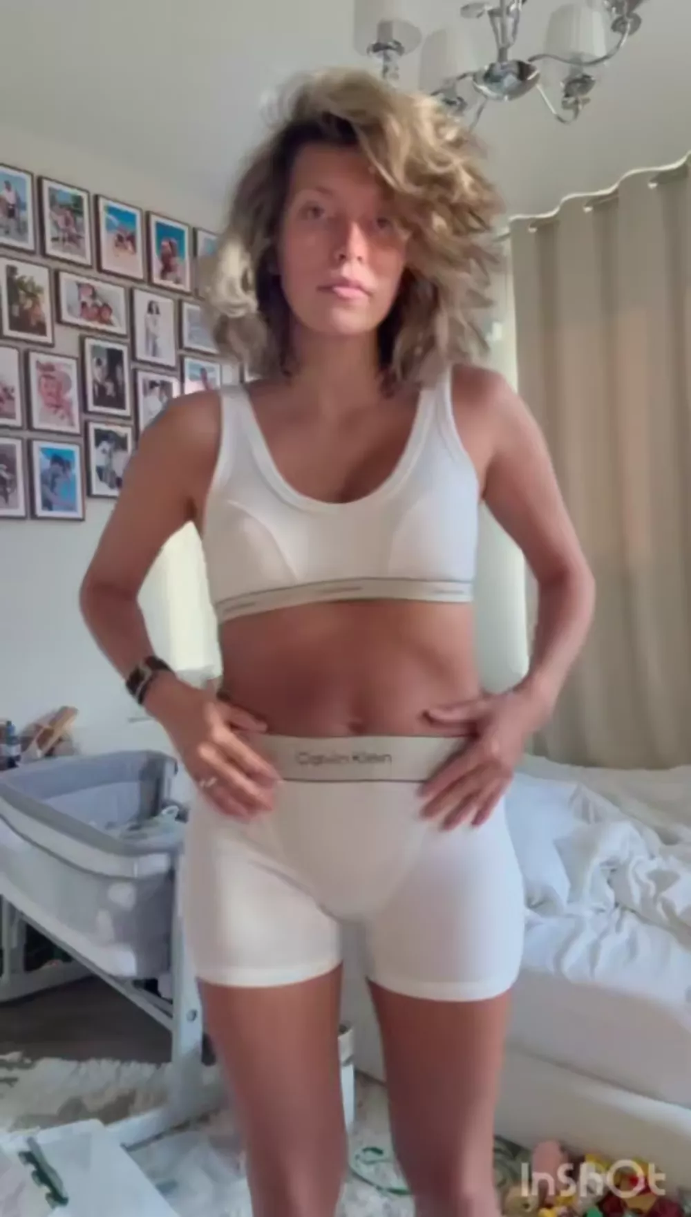 
                Регина Тодоренко показала фигуру через полтора месяца после родов: фото            