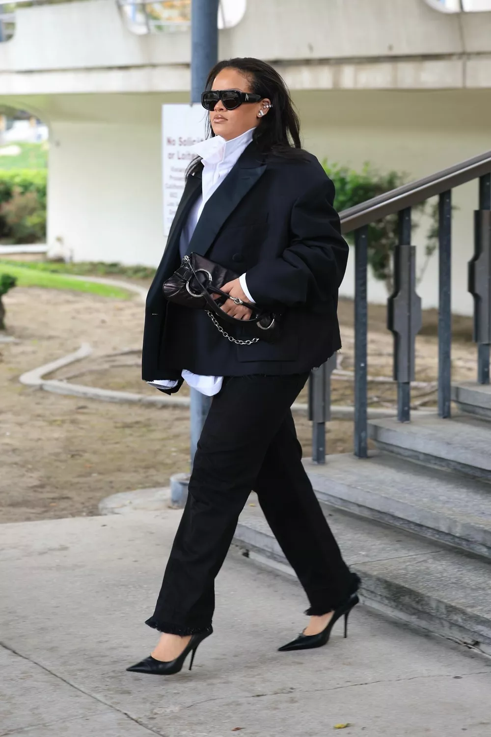 Рианна посетила загс после рождения третьего ребенка
Рианна посетила загс после рождения третьего ребенка