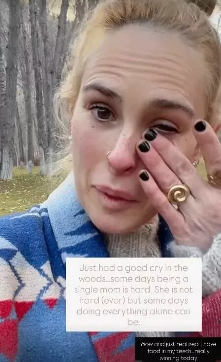 Румер Уиллис со слезами на глазах высказалась о материнских тяготах