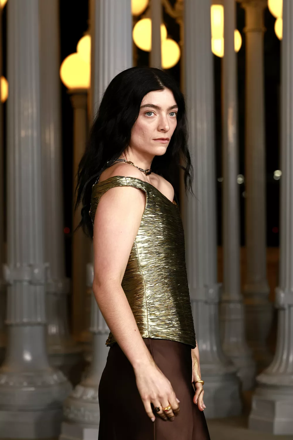 
                Сальма Хайек, Пэрис Хилтон, Деми Мур в прозрачном на LACMA Art+Film Gala 2025            