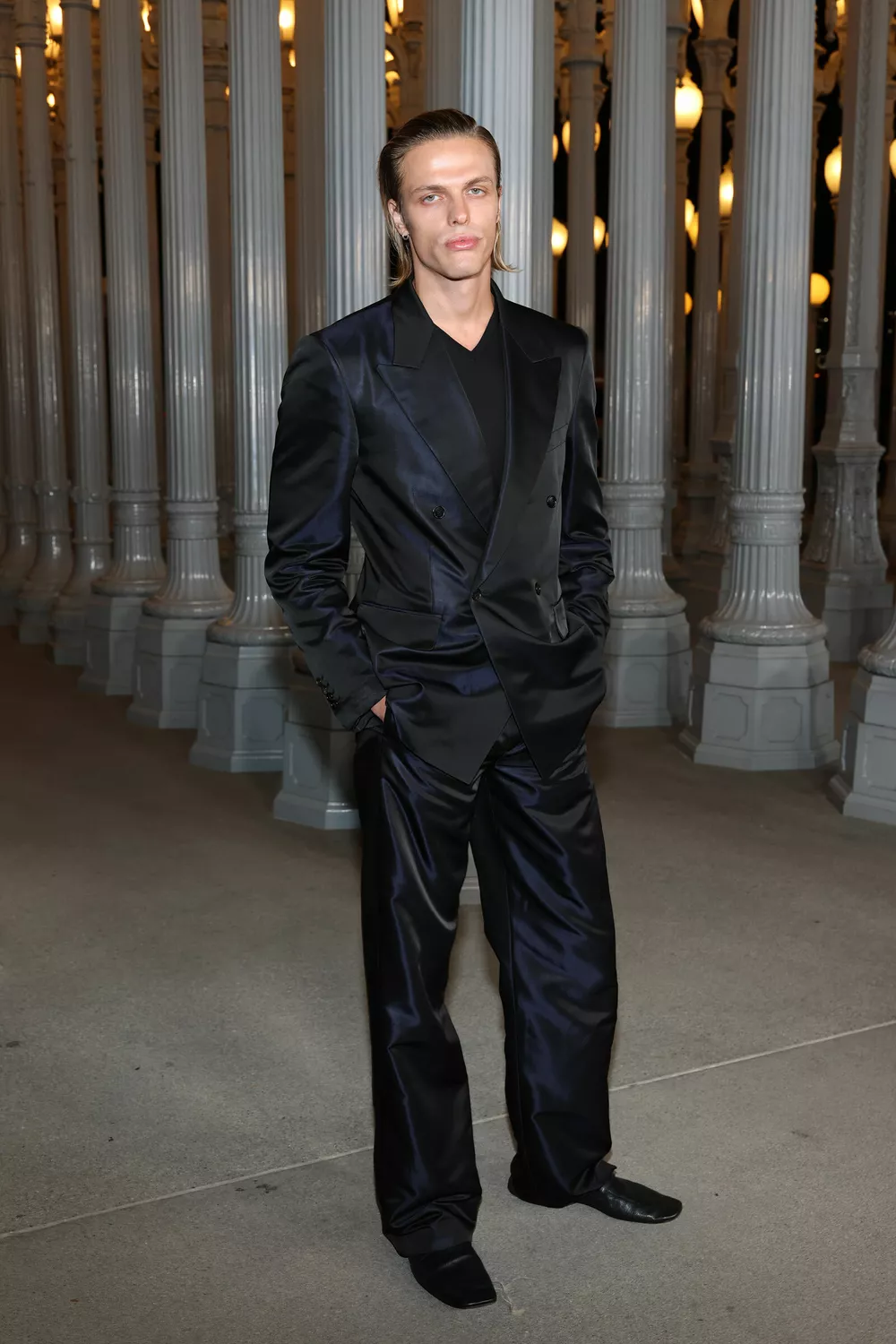 
                Сальма Хайек, Пэрис Хилтон, Деми Мур в прозрачном на LACMA Art+Film Gala 2025            